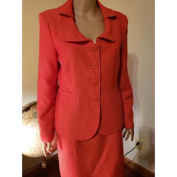Danilo Designer Women's  Lined 2 PC Hot Pink  Skirt Suit Size 8 - Picture 1 of 16